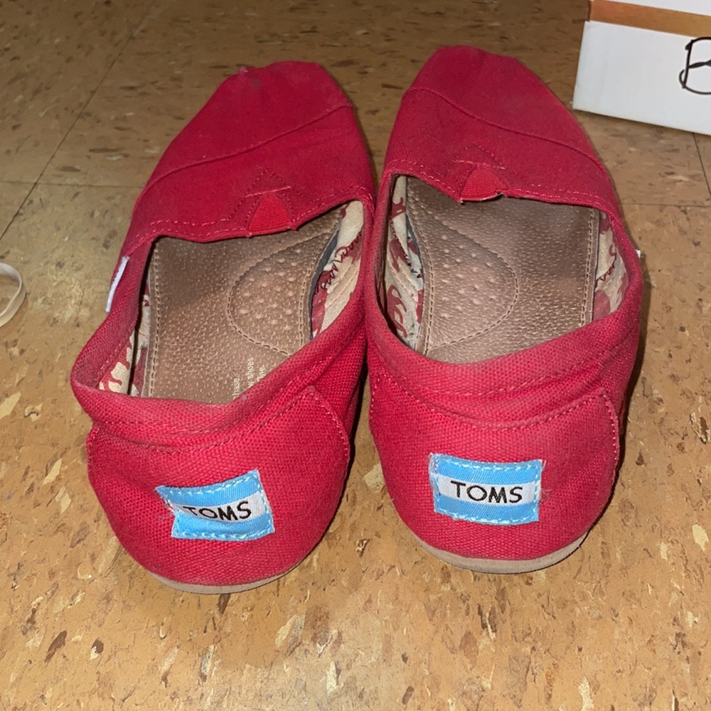TOMS - Picture 4 of 5